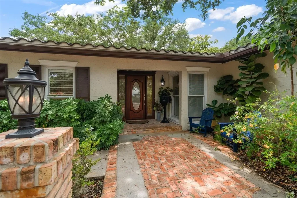 7 Rosery Lane Belleair FL 33756