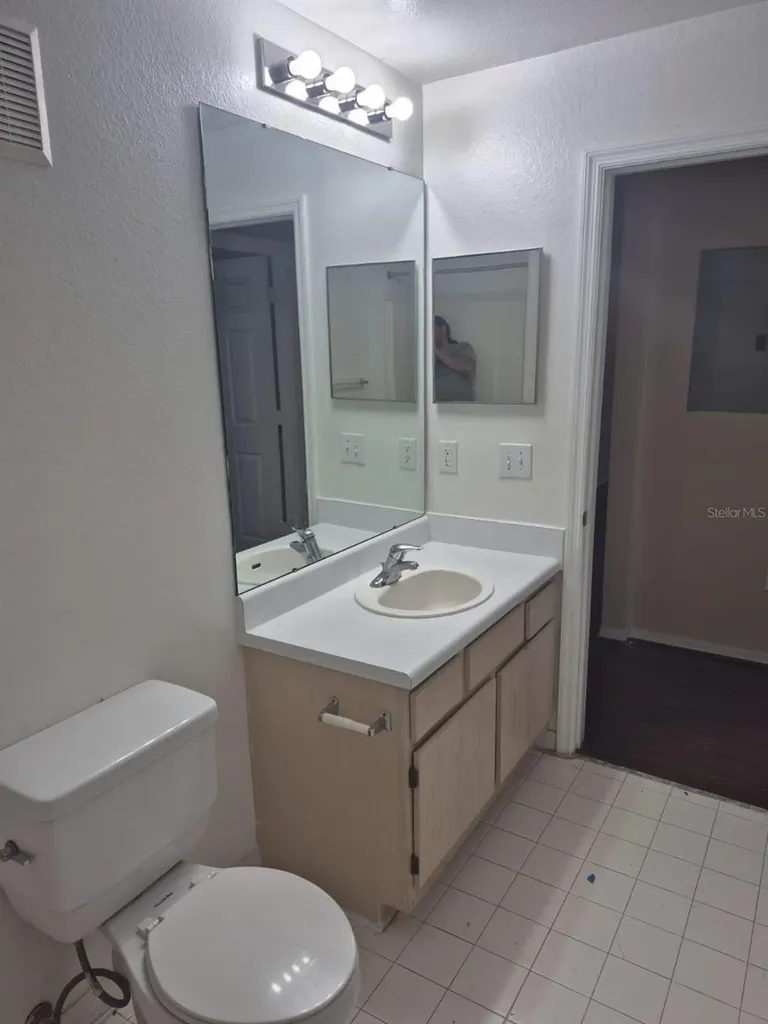 5459 Vineland Road Orlando FL 32811