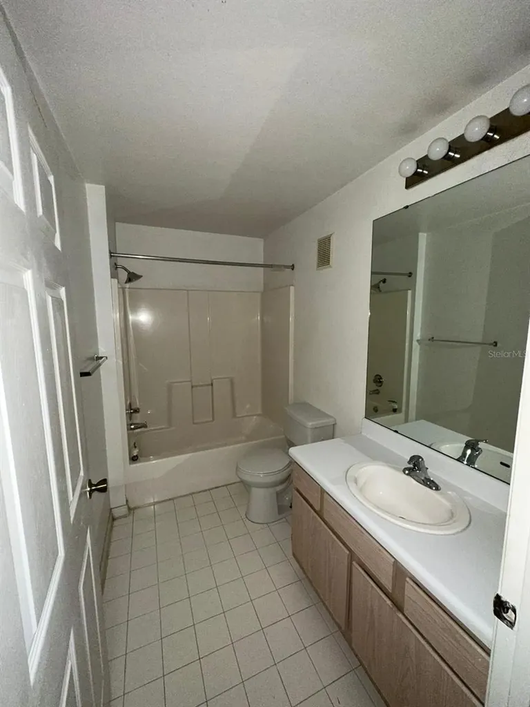 5459 Vineland Road Orlando FL 32811