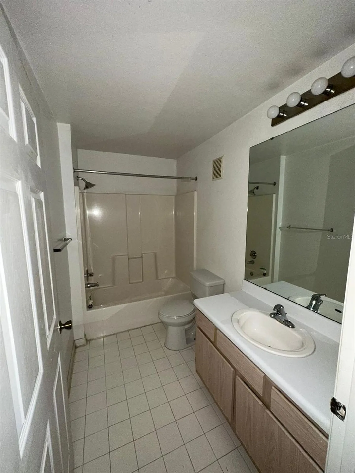5459 Vineland Road Orlando FL 32811