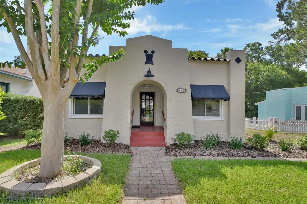 441 N Julia Avenue Deland FL 32720