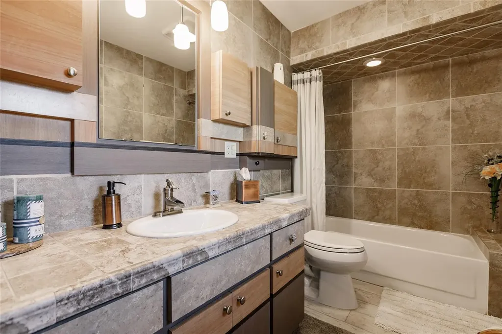 912 72nd Street NW Bradenton FL 34209