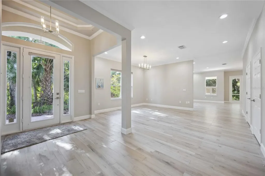 5018 Hanging Moss Lane Sarasota FL 34238