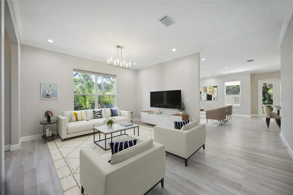 5018 Hanging Moss Lane Sarasota FL 34238