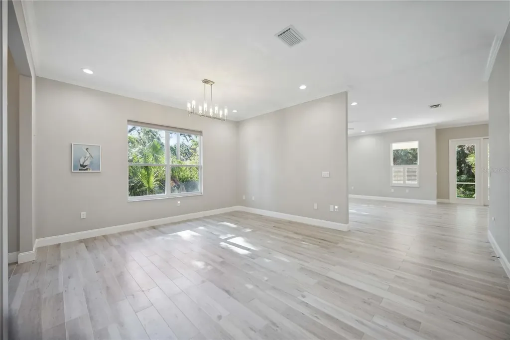 5018 Hanging Moss Lane Sarasota FL 34238