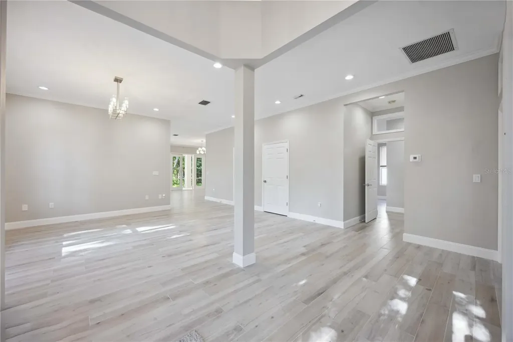 5018 Hanging Moss Lane Sarasota FL 34238