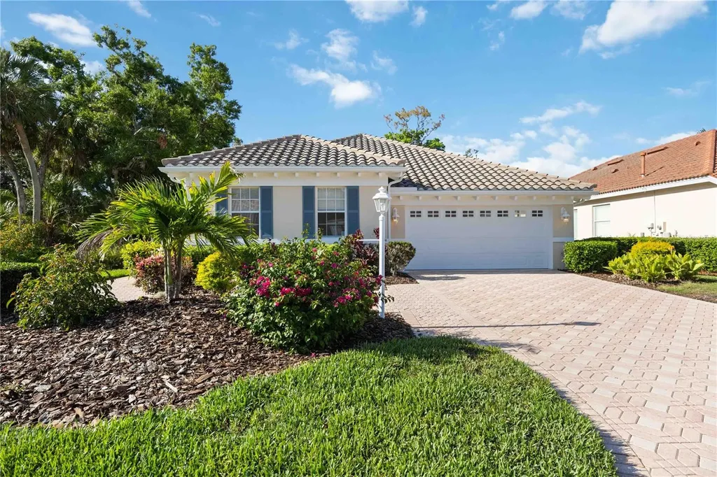 5018 Hanging Moss Lane Sarasota FL 34238