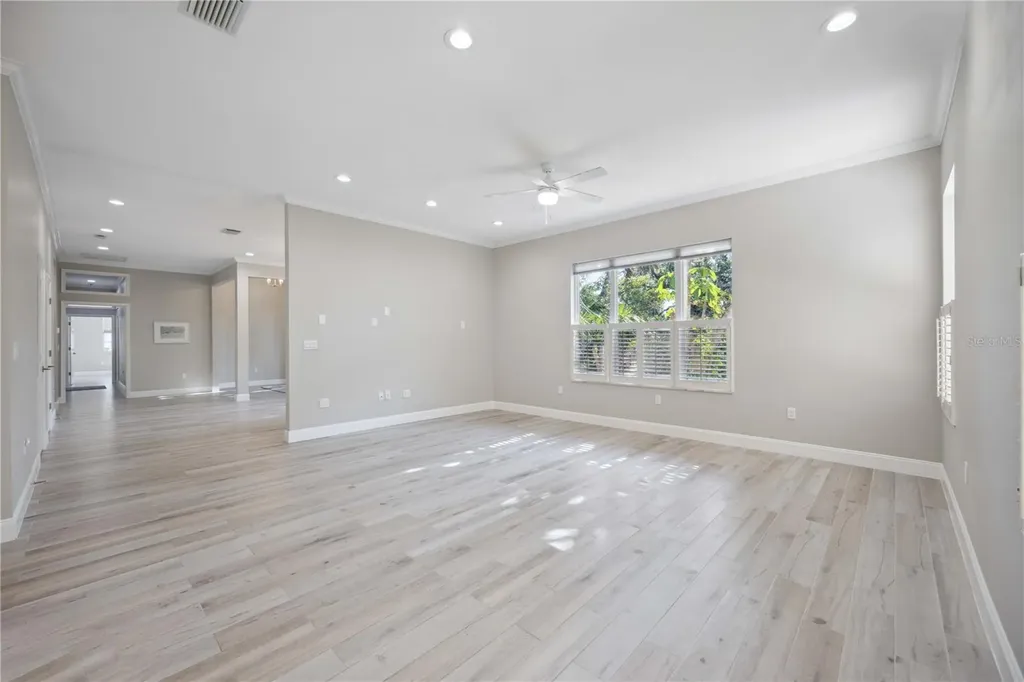 5018 Hanging Moss Lane Sarasota FL 34238