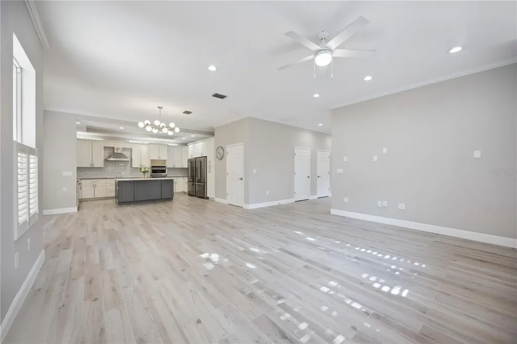 5018 Hanging Moss Lane Sarasota FL 34238