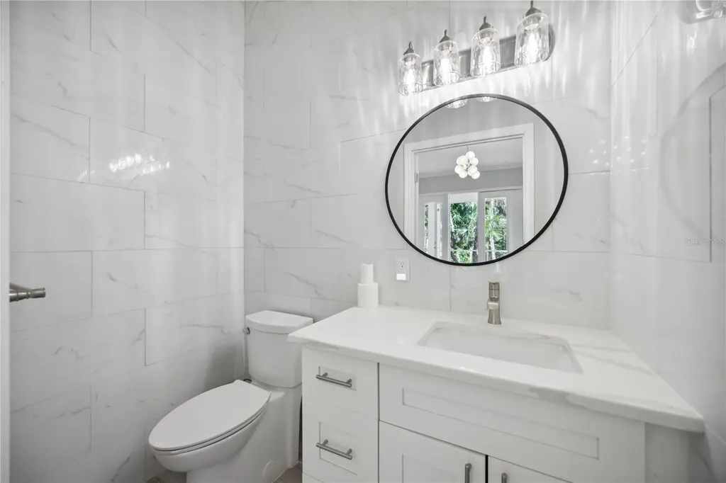 5018 Hanging Moss Lane Sarasota FL 34238