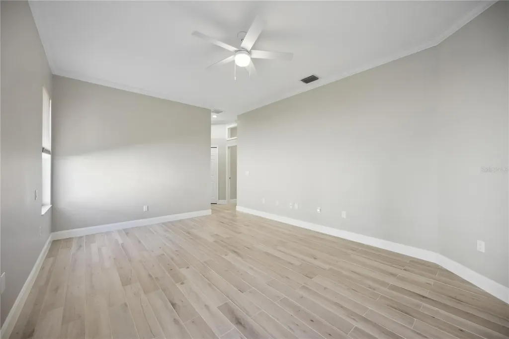 5018 Hanging Moss Lane Sarasota FL 34238