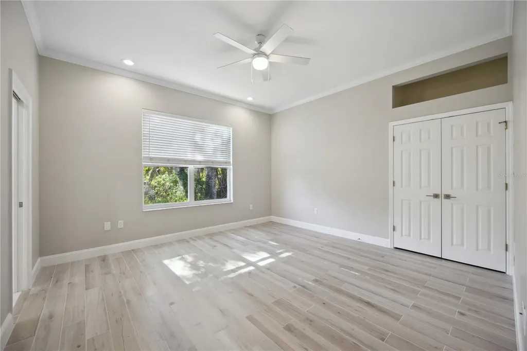 5018 Hanging Moss Lane Sarasota FL 34238