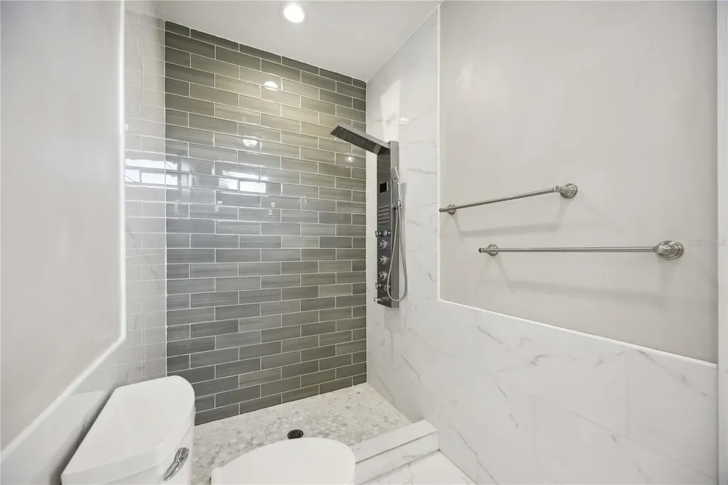 5018 Hanging Moss Lane Sarasota FL 34238