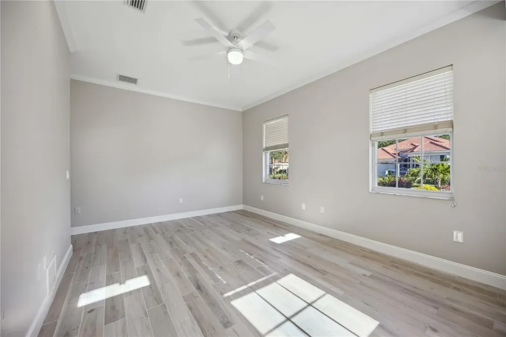 5018 Hanging Moss Lane Sarasota FL 34238