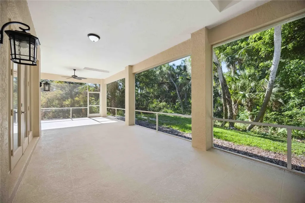 5018 Hanging Moss Lane Sarasota FL 34238
