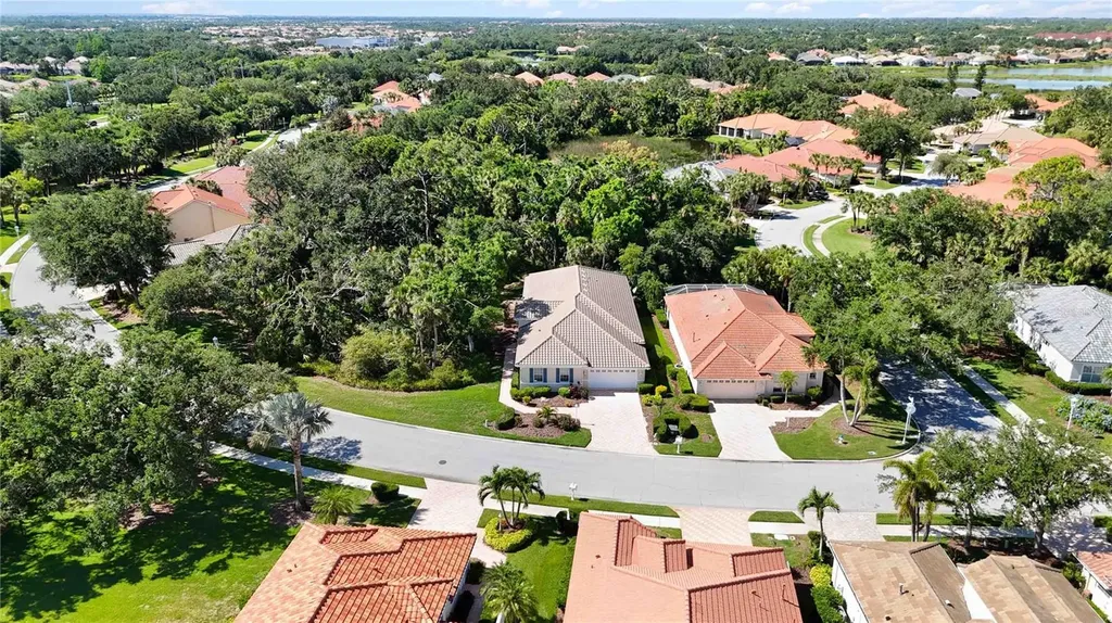 5018 Hanging Moss Lane Sarasota FL 34238