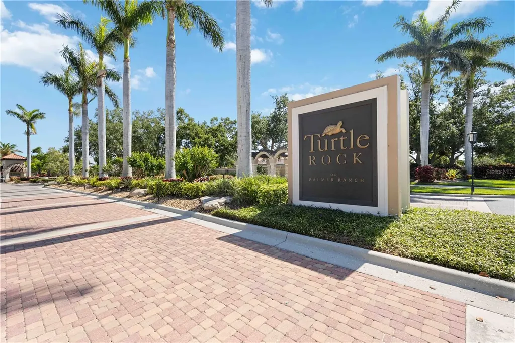 5018 Hanging Moss Lane Sarasota FL 34238
