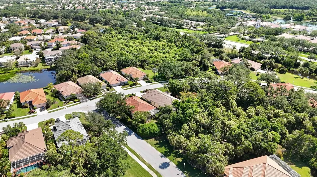 5018 Hanging Moss Lane Sarasota FL 34238