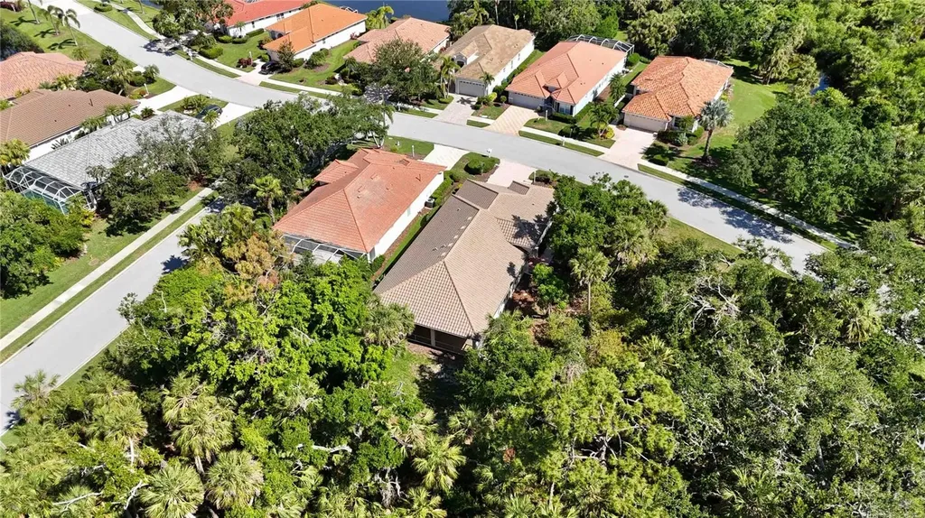 5018 Hanging Moss Lane Sarasota FL 34238