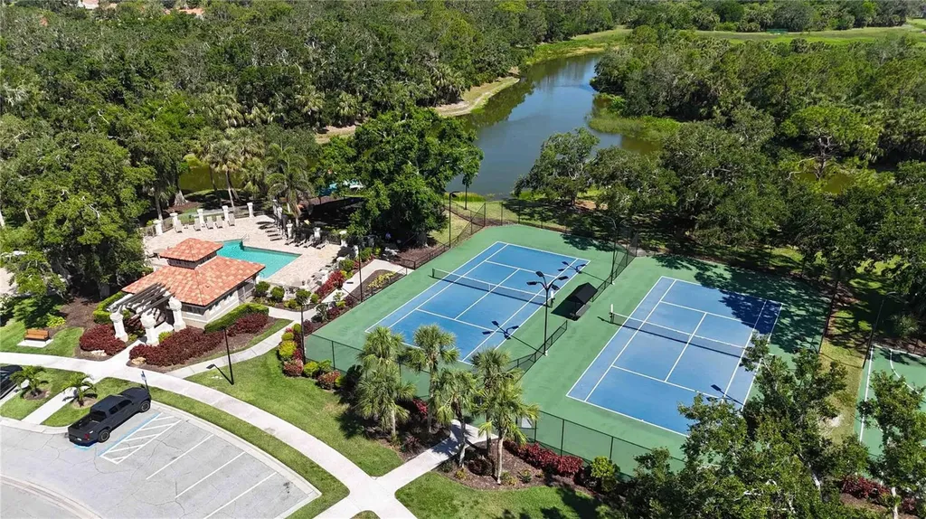 5018 Hanging Moss Lane Sarasota FL 34238
