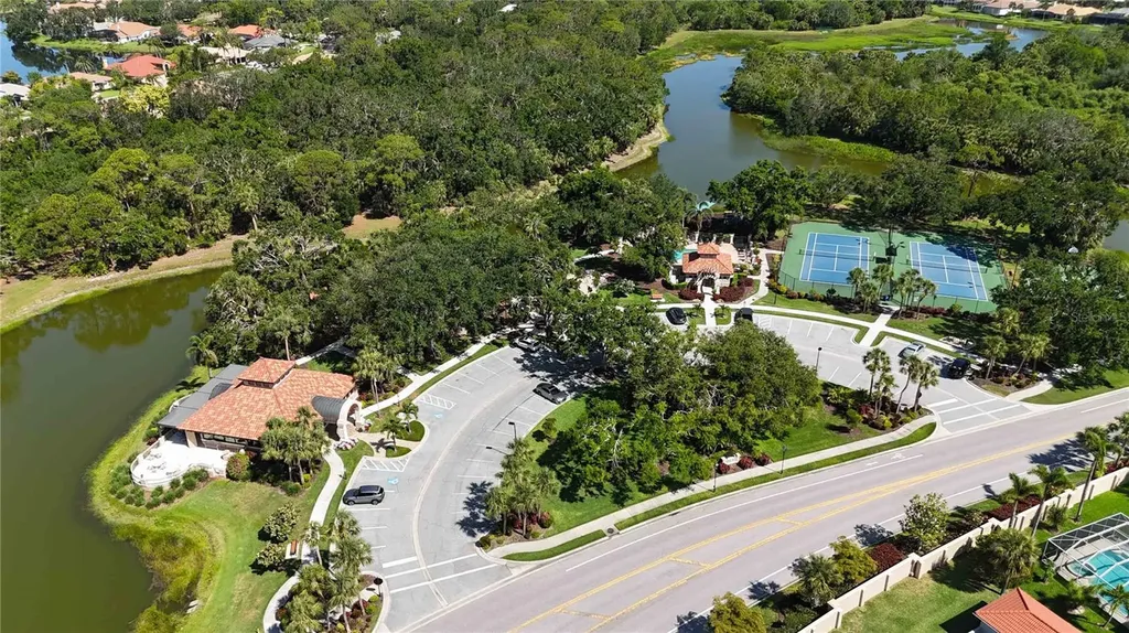 5018 Hanging Moss Lane Sarasota FL 34238