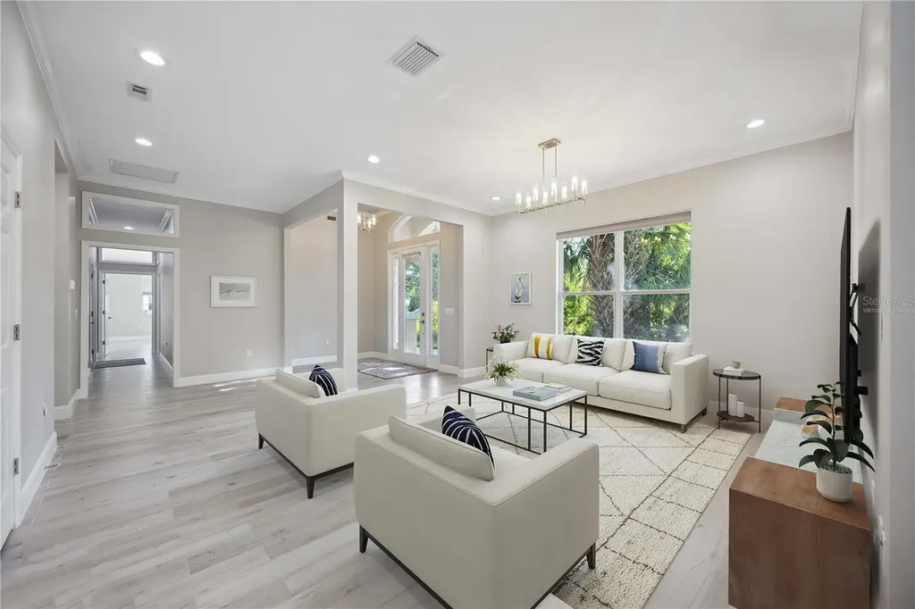 5018 Hanging Moss Lane Sarasota FL 34238