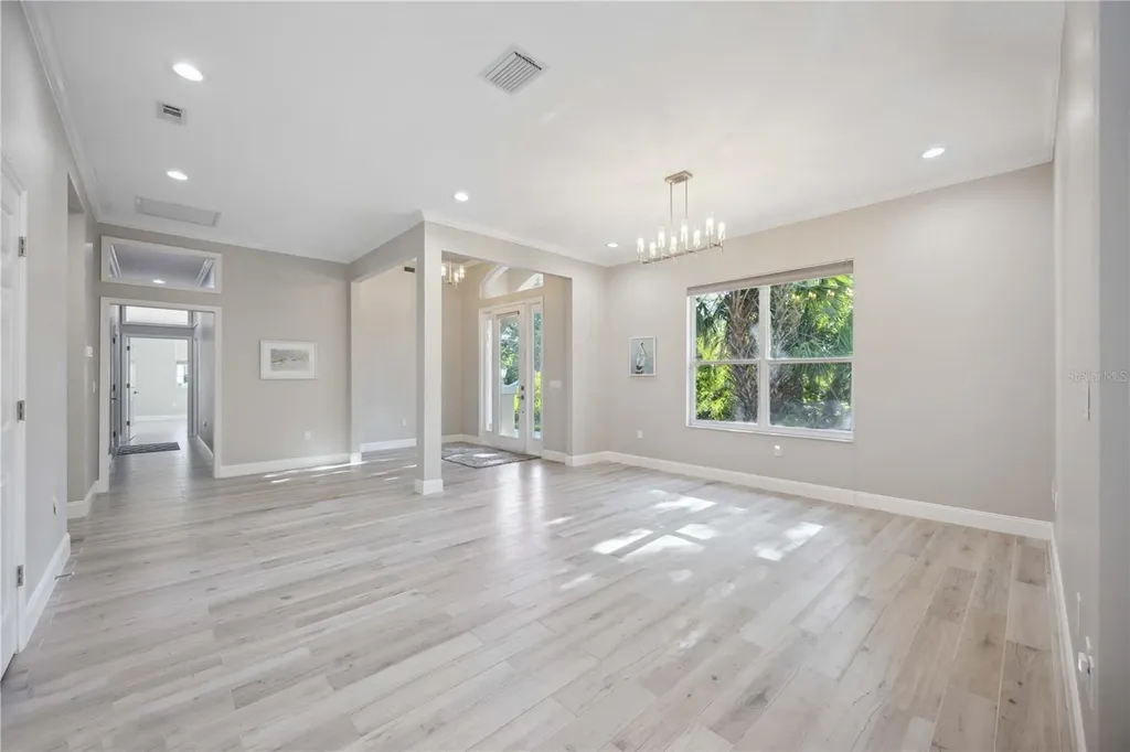 5018 Hanging Moss Lane Sarasota FL 34238