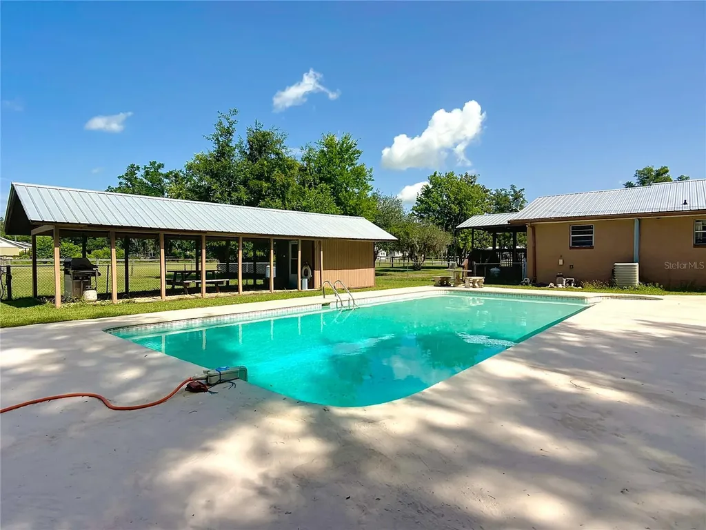 3040 NE 97th Street Road Anthony FL 32617