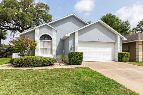 342 Lakebreeze Circle Lake Mary FL 32746
