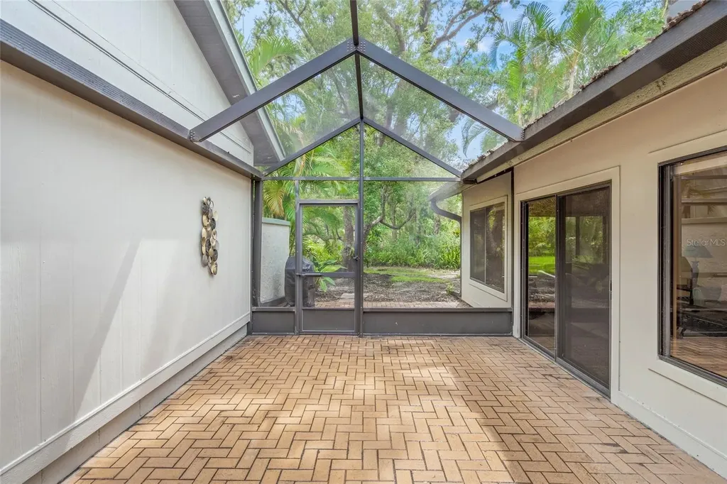4637 Willow Wood Circle Sarasota FL 34241