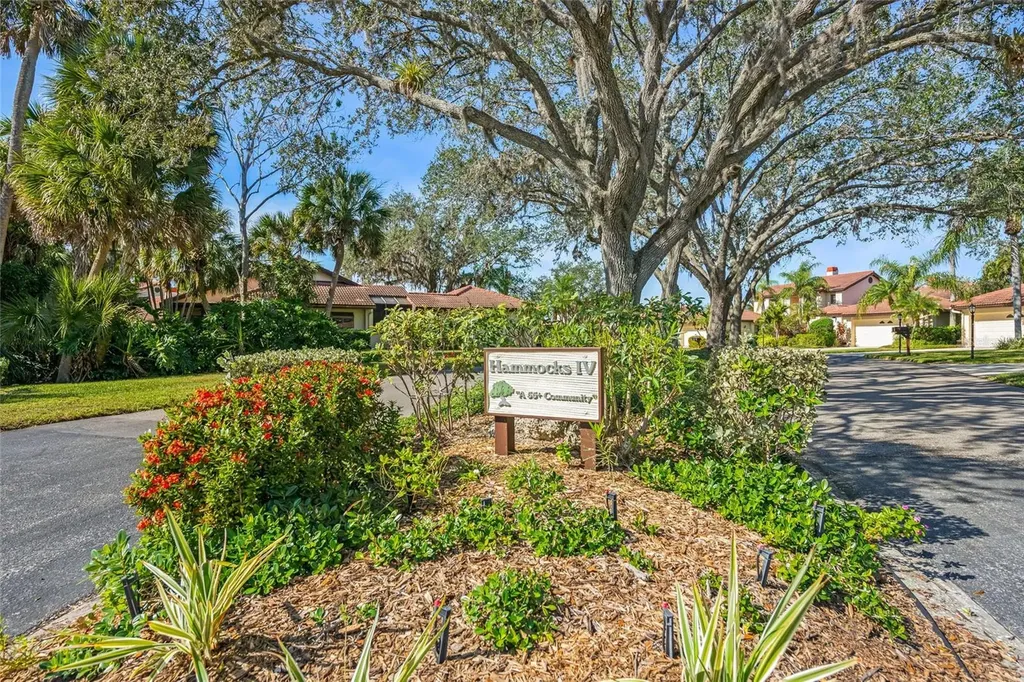 4637 Willow Wood Circle Sarasota FL 34241
