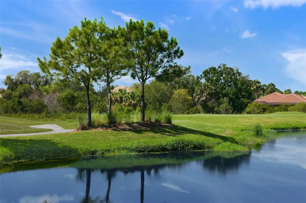 4637 Willow Wood Circle Sarasota FL 34241