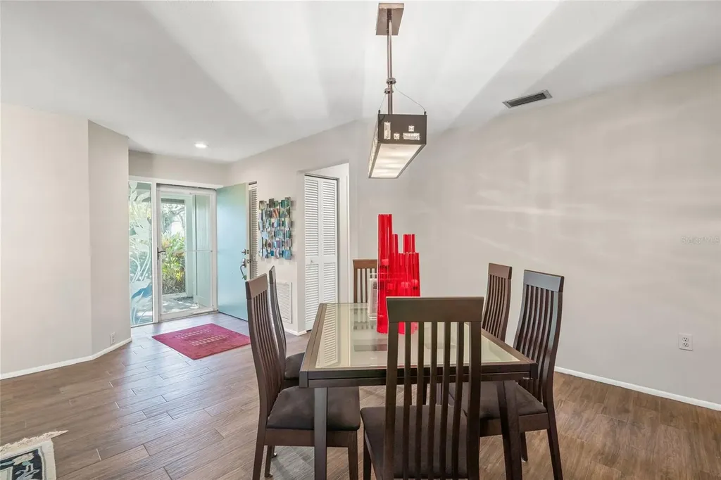 4637 Willow Wood Circle Sarasota FL 34241