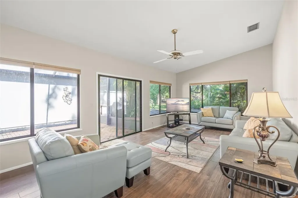 4637 Willow Wood Circle Sarasota FL 34241