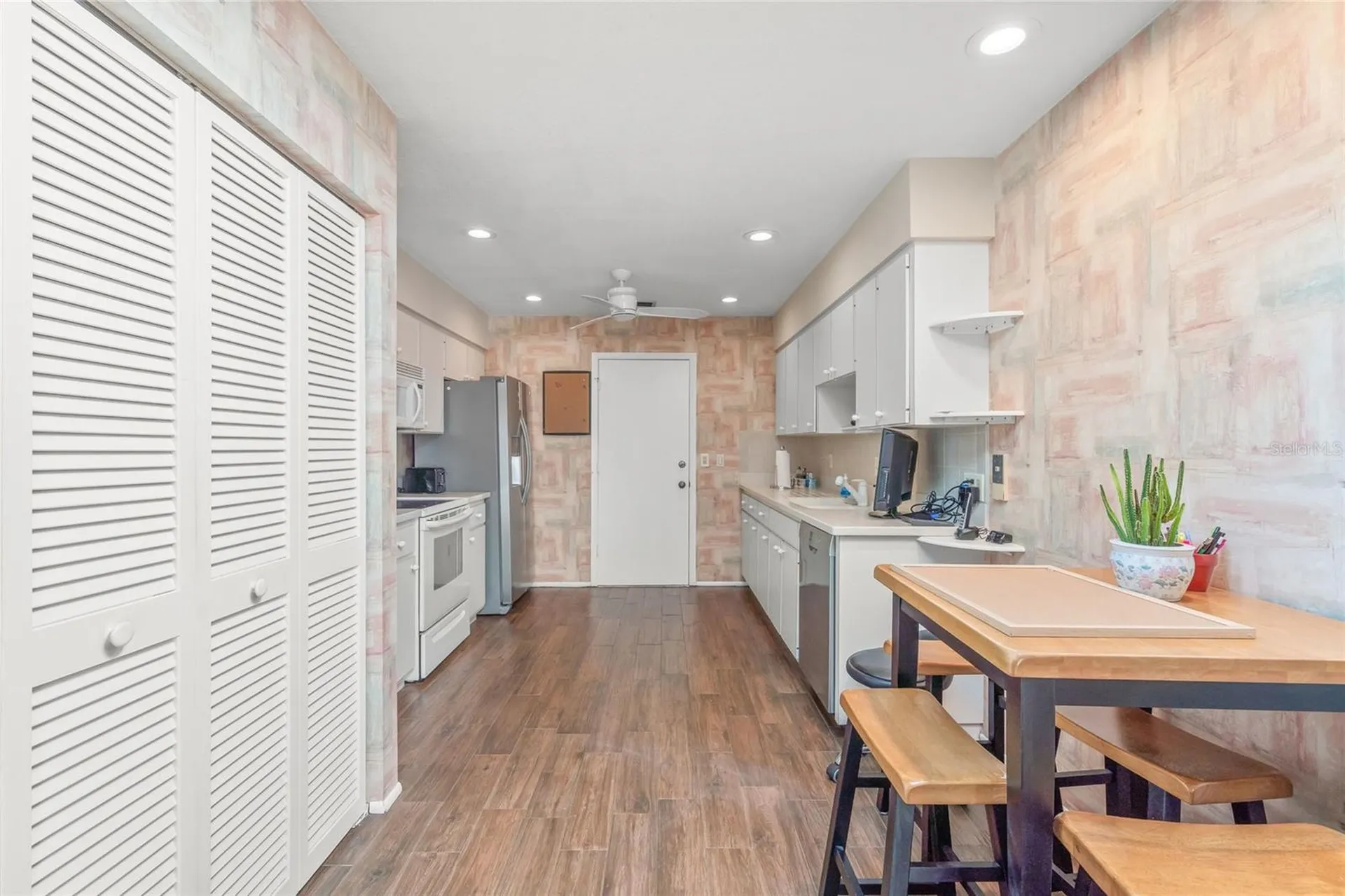 4637 Willow Wood Circle Sarasota FL 34241