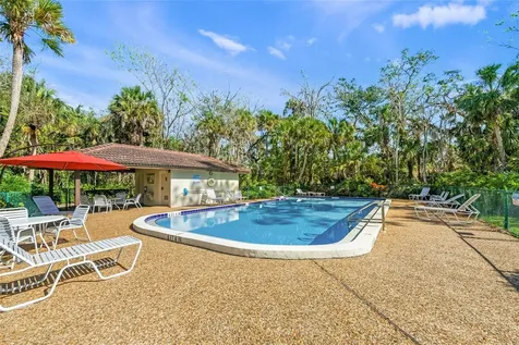 4637 Willow Wood Circle Sarasota FL 34241