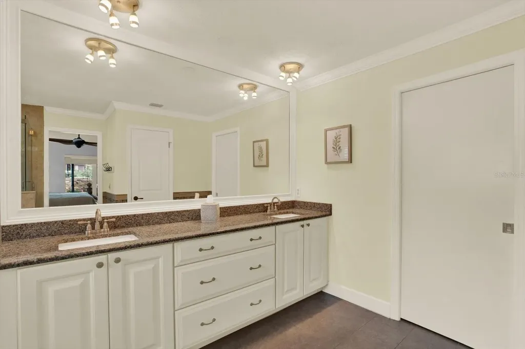 2806 Fairway View Drive Valrico FL 33596