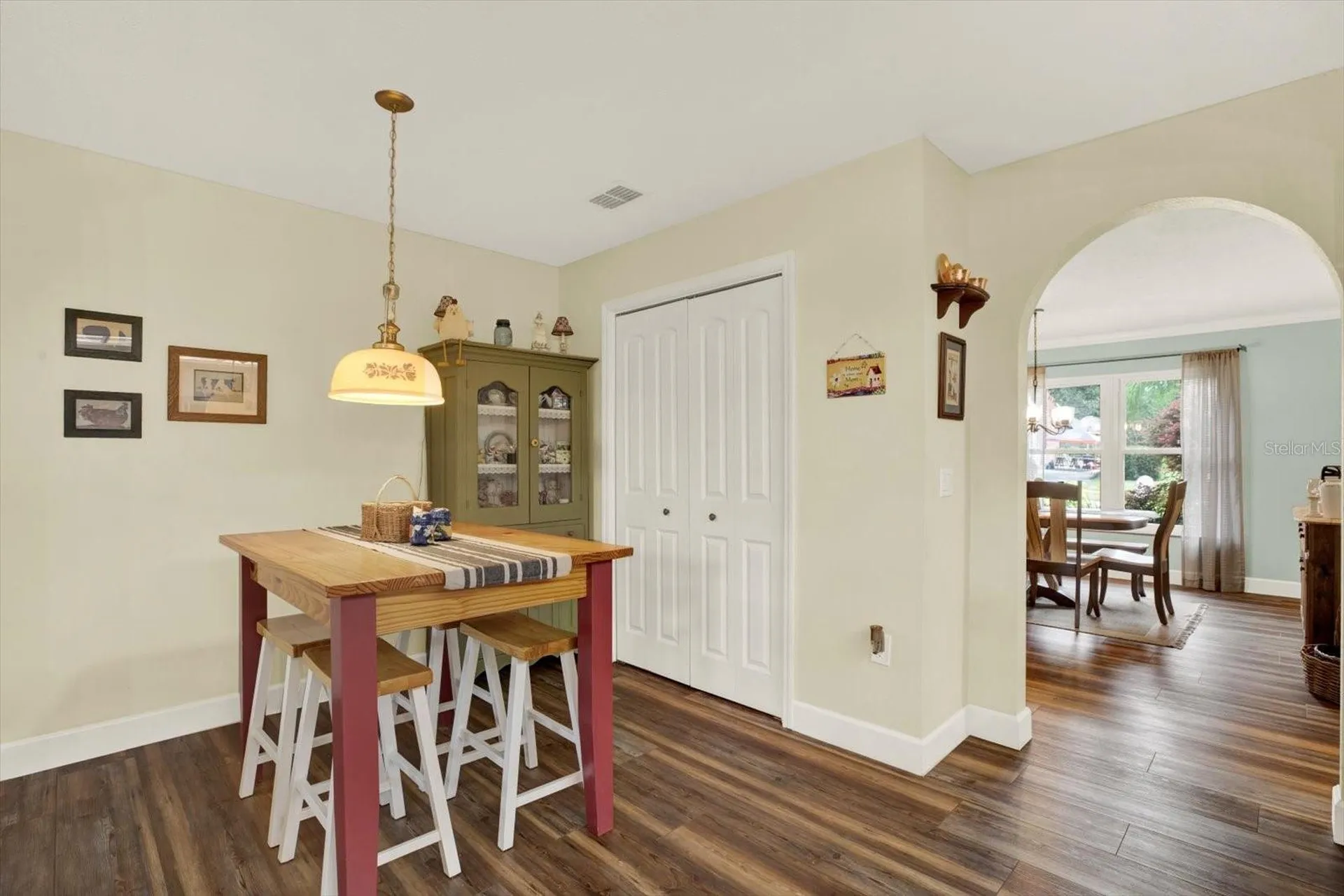 2806 Fairway View Drive Valrico FL 33596