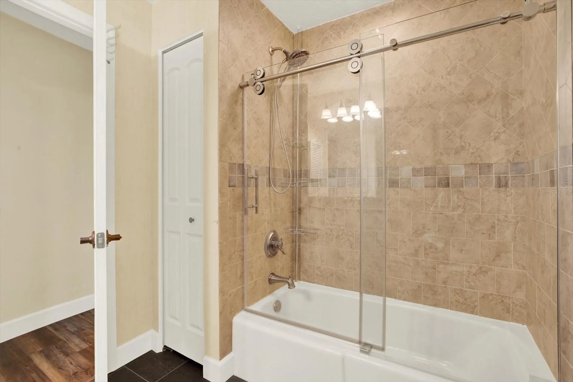 2806 Fairway View Drive Valrico FL 33596