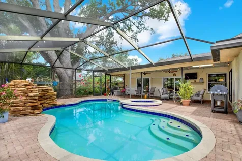 2806 Fairway View Drive Valrico FL 33596