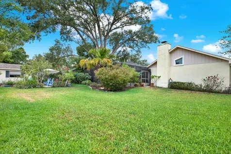 2806 Fairway View Drive Valrico FL 33596