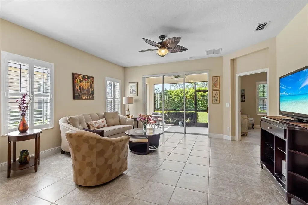 2070 Crystal Lake Trail Bradenton FL 34211