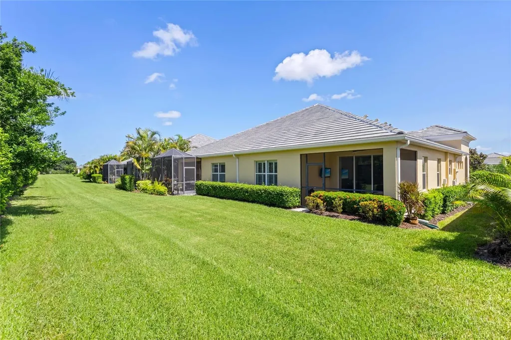 2070 Crystal Lake Trail Bradenton FL 34211