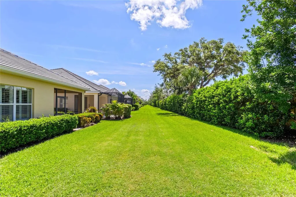 2070 Crystal Lake Trail Bradenton FL 34211