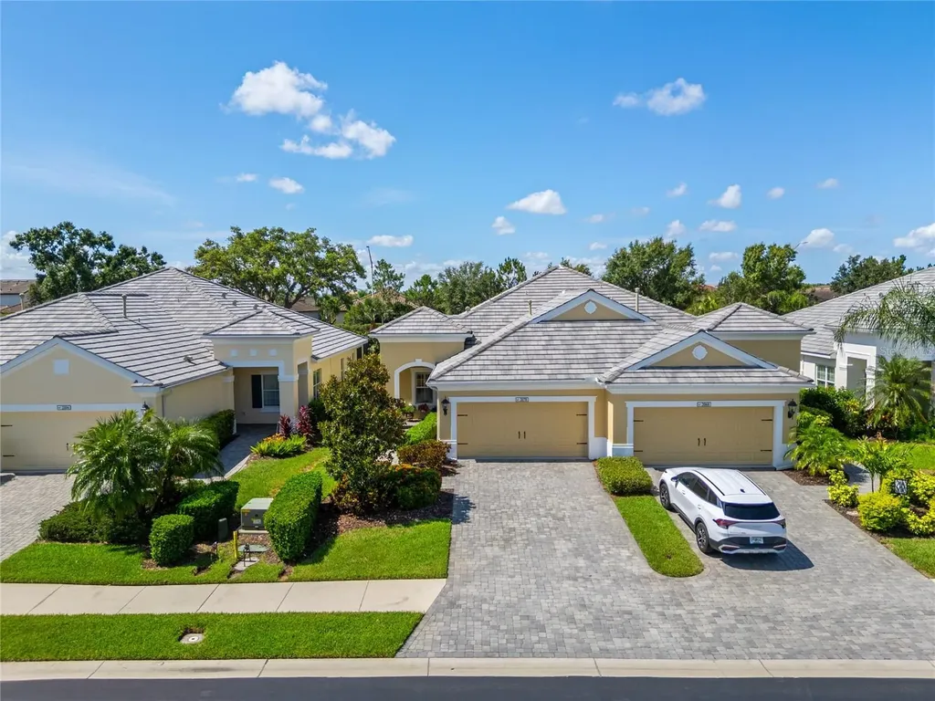 2070 Crystal Lake Trail Bradenton FL 34211