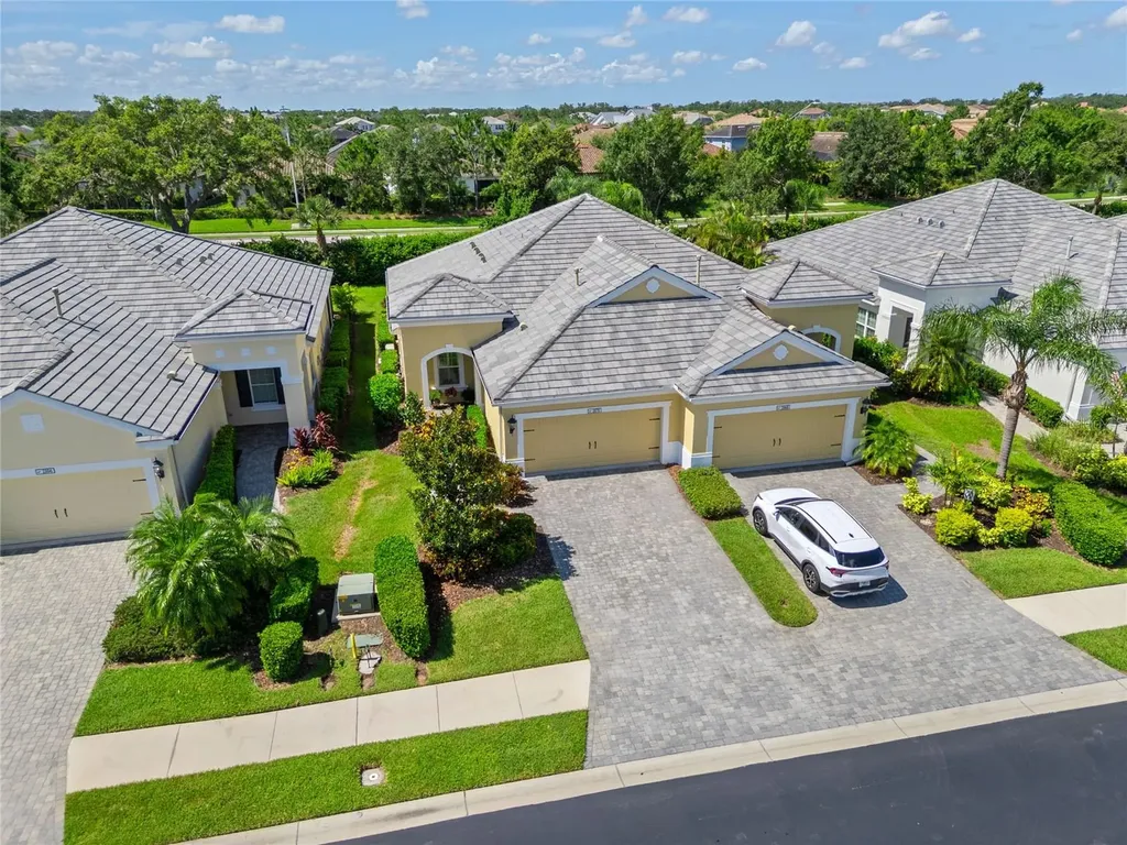2070 Crystal Lake Trail Bradenton FL 34211