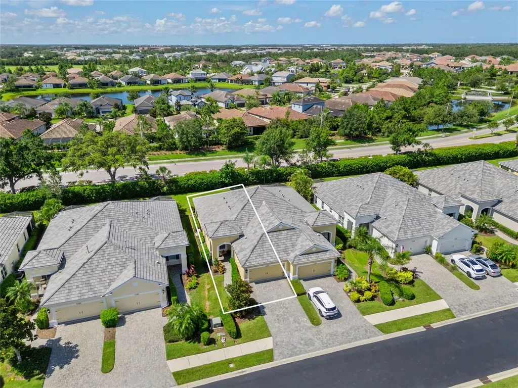 2070 Crystal Lake Trail Bradenton FL 34211