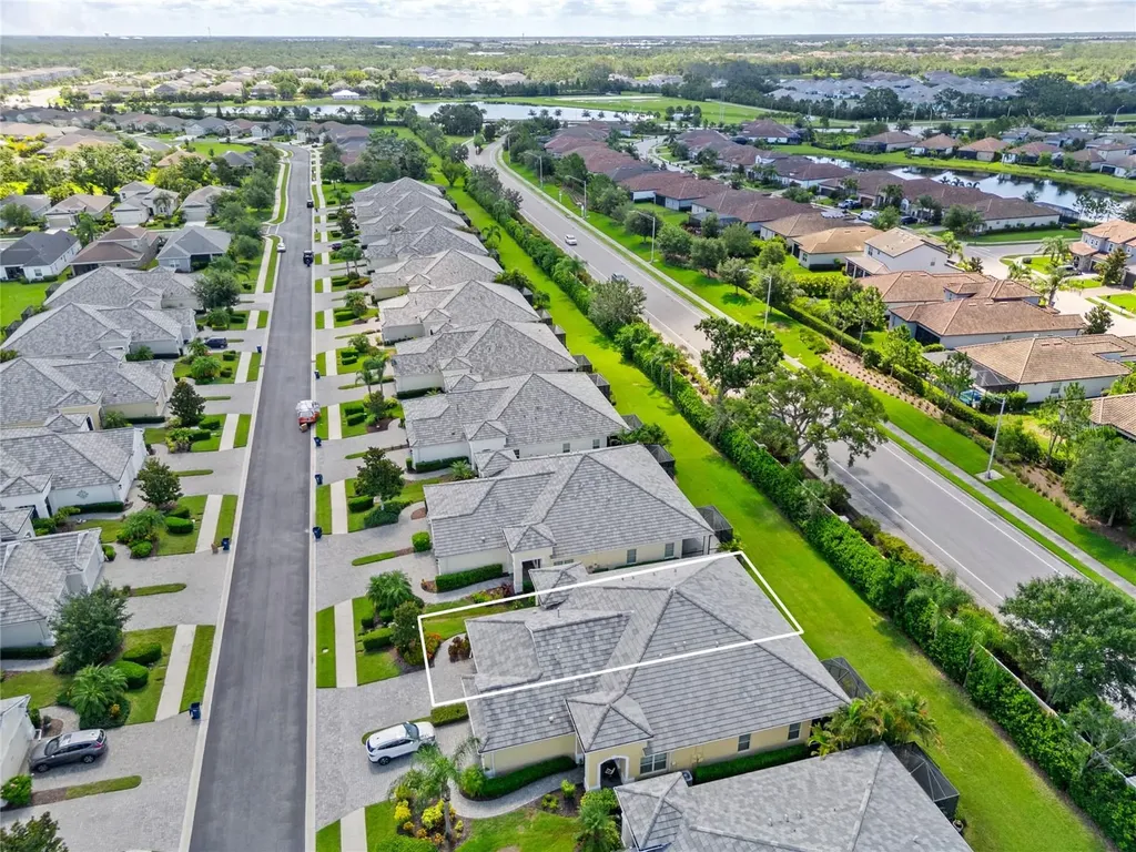 2070 Crystal Lake Trail Bradenton FL 34211
