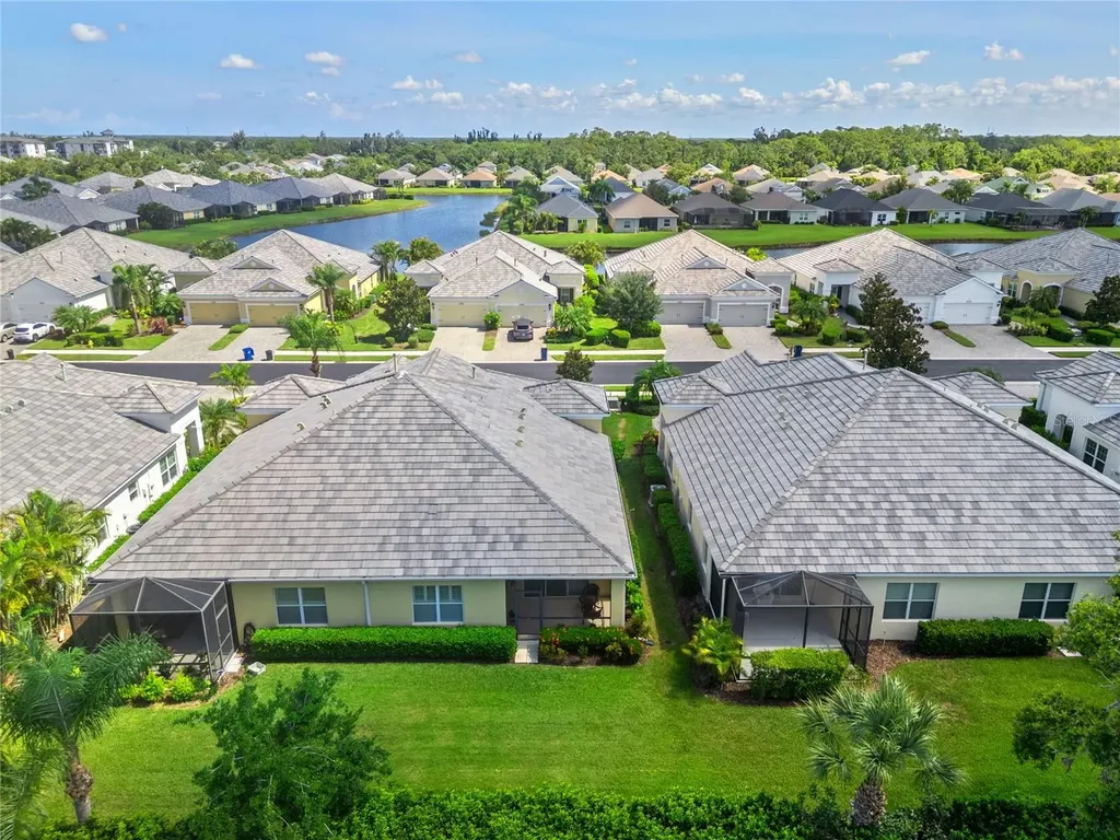 2070 Crystal Lake Trail Bradenton FL 34211