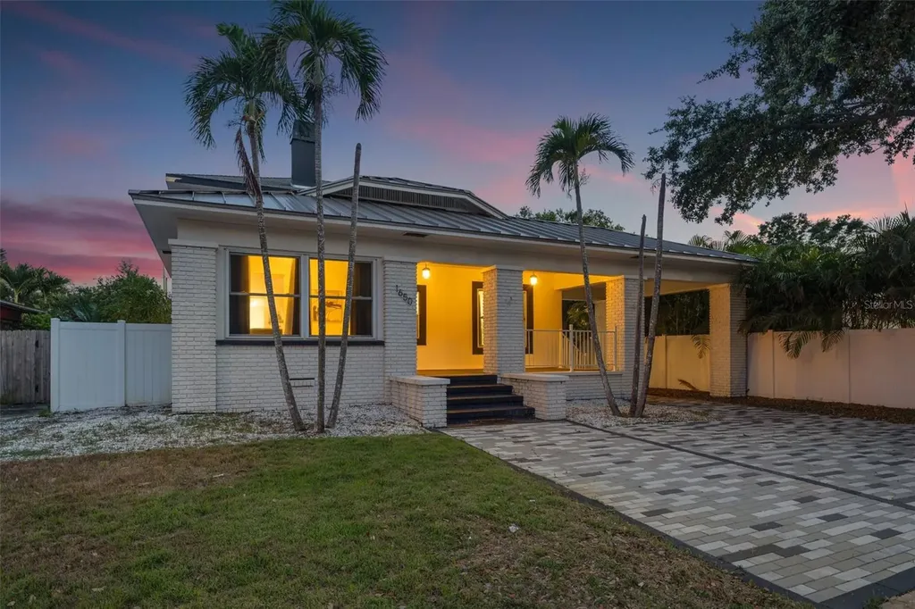 1650 22nd Avenue N St Petersburg FL 33713